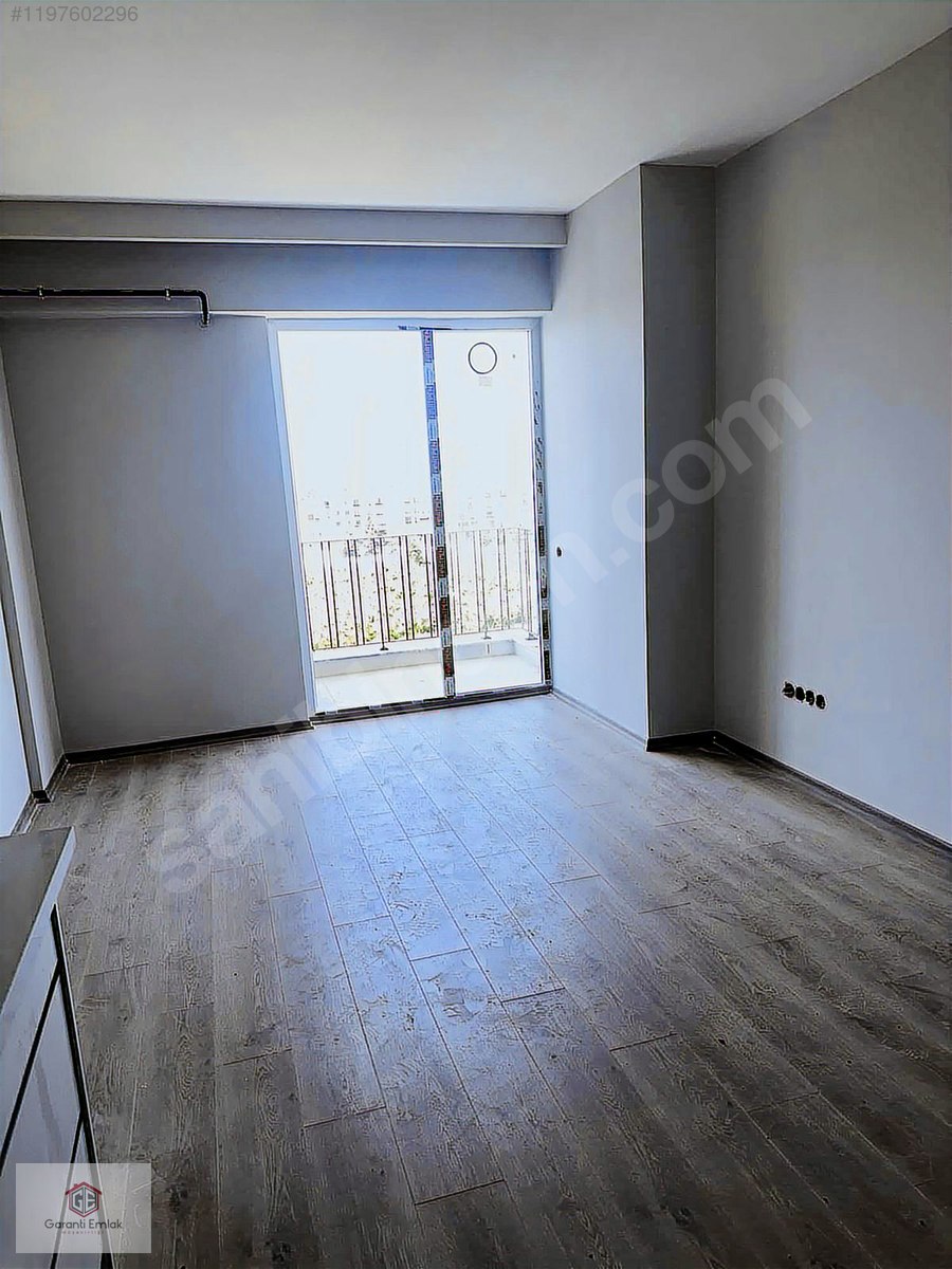 ÜNİVERSİTE VE YENİ ŞEHİR HASTANESİ YANI SATILIK ÖNÜ AÇIK DAİRE